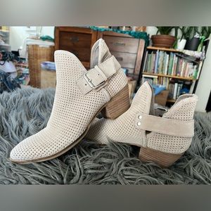 Dolce Vita Cara Suede Booties size 6.5